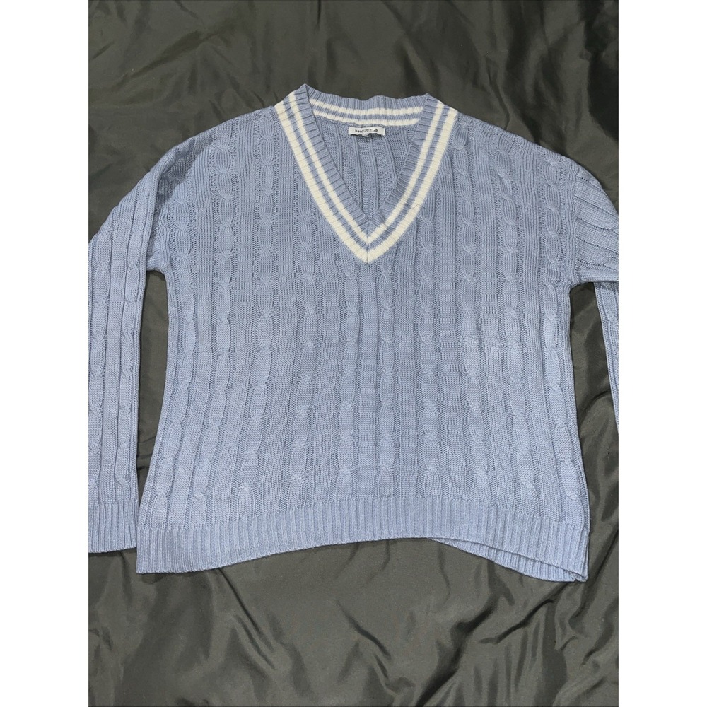 Hooked Up by IOT Women's Blue and White Cable Knit Sweater Women's Medium‎